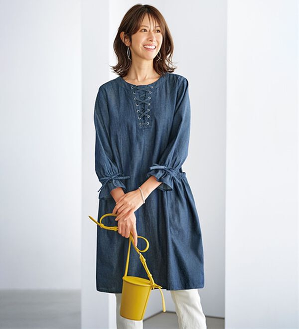 BELLUNA（ベルーナ）の「胸元レースアップデニムワンピース（その他ワンピース）」｜インディゴ