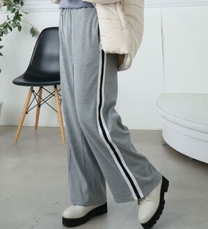 A HAPPY MARILYN（アハッピーマリリン）の「【Ｌ～６Ｌ】＜選べる２型＞ラインで着やせる楽ちん美脚なラインパンツ（フルレングスパンツ）」｜グレー&times;オフ