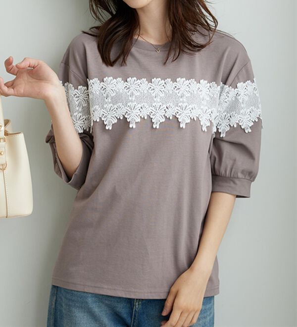 BELLUNA（ベルーナ）の「ケミカルレース使い華やかプルオーバー（カットソー）」｜詳細画像