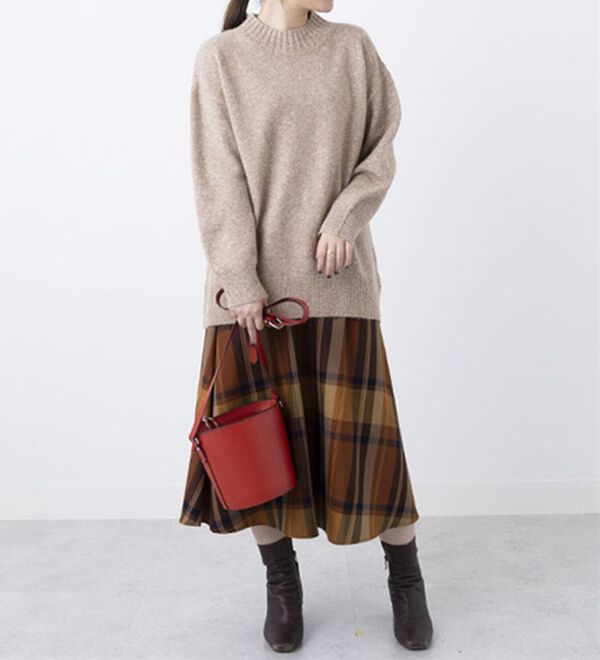 BELLUNA（ベルーナ）の「ラメ入りバックスリットニットプルオーバー（ニット・セーター）」｜詳細画像