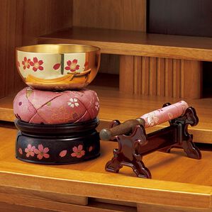 「蒔絵模様入り　りん台５点セット（仏壇・仏具）」｜詳細画像