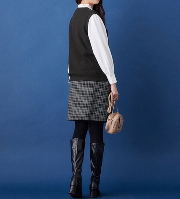 alotta（アロッタ）の「パール調ボタン付ツイード見えニットベスト（ベスト）」｜詳細画像