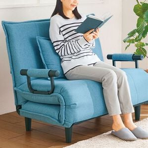 iellio（イエリオ）の「座って寝てくつろげる３ＷＡＹソファベッド２＜サイズが選べる・省スペース・リクライニング・クッション付＞（ソファ）」｜ブルー
