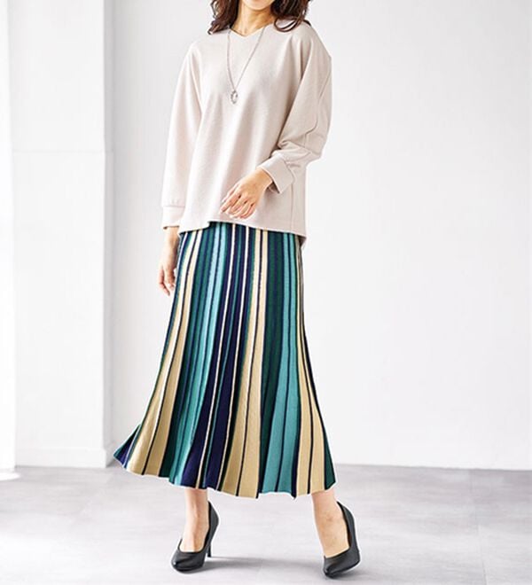 BELLUNA（ベルーナ）の「プリーツ風フレアーニットスカート（ロングスカート）」｜詳細画像