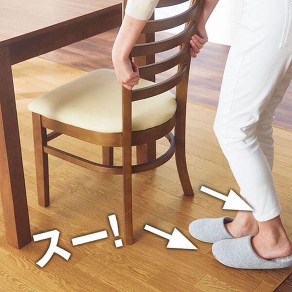 iellio（イエリオ）の「多機能クッションフロアシート＜簡単ロール式・フローリング調・防水・はっ水・日本製・抗菌・防カビ・防炎＞（カーペット）」｜詳細画像