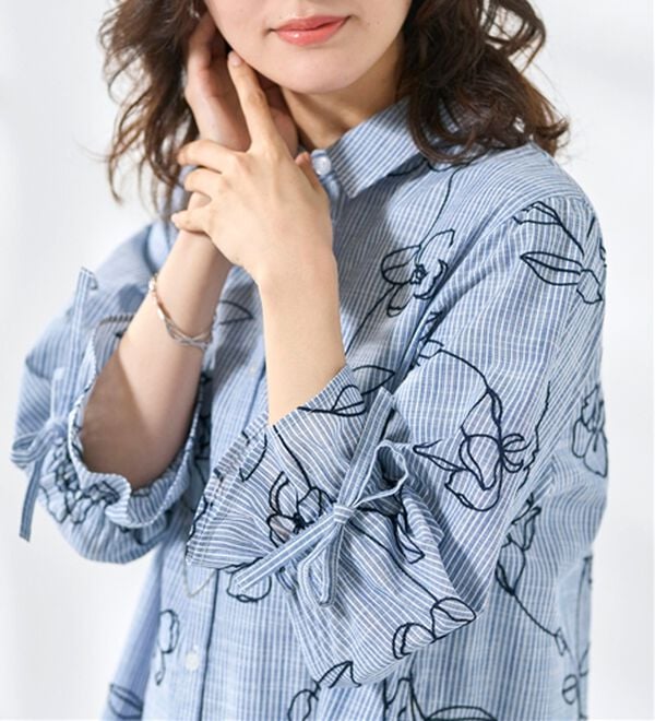 BELLUNA（ベルーナ）の「花柄刺しゅう袖リボンシャツチュニック（チュニック）」｜詳細画像