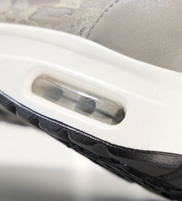 BELLUNA（ベルーナ）の「５Ｅレース使いエアースニーカー（スニーカー）」｜詳細画像