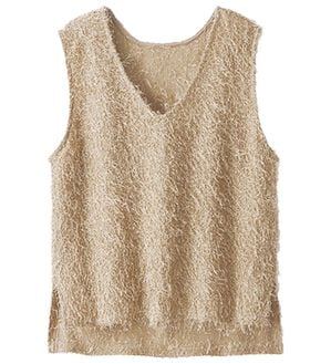 BELLUNA（ベルーナ）の「スパンコール入り！軽やかシャギーＶネックベスト（カットソー）」｜モカ