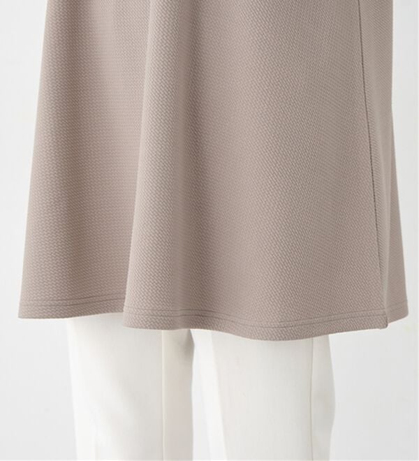 alotta（アロッタ）の「シワになりにくい！柔らかエンボス素材フレアーロングチュニックＴシャツ（チュニック）」｜詳細画像