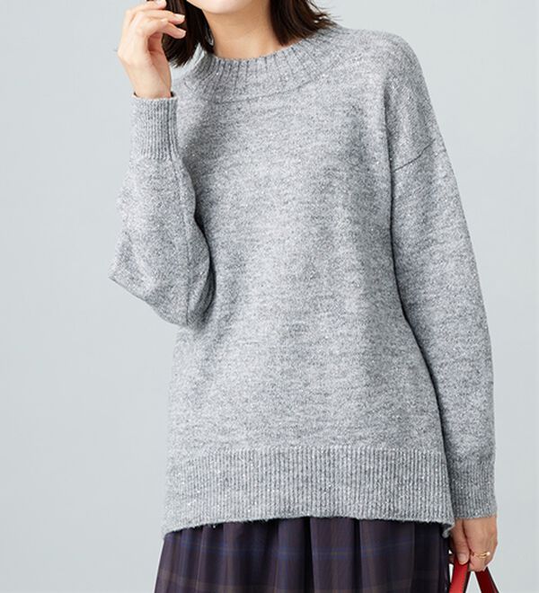 BELLUNA（ベルーナ）の「ラメ調バックスリットニットプルオーバー（ニット・セーター）」｜詳細画像