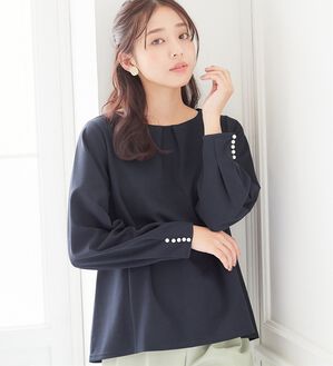 alotta（アロッタ）の「袖パール調ボタン付きタックブラウス（ブラウス）」｜詳細画像