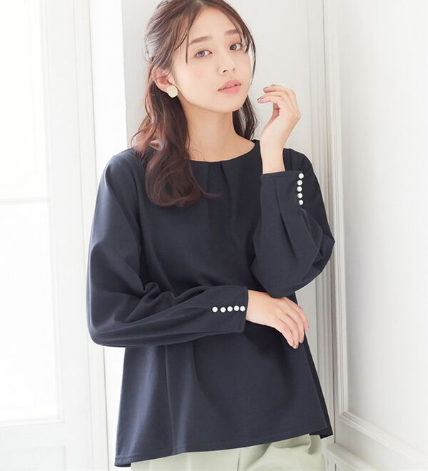 alotta（アロッタ）の「袖パール調ボタン付きタックブラウス（ブラウス）」｜詳細画像