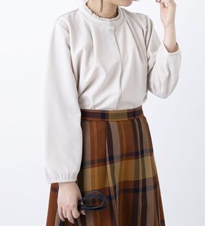 BELLUNA（ベルーナ）の「ジョーゼット素材衿フリルブラウス（ブラウス）」｜トープ