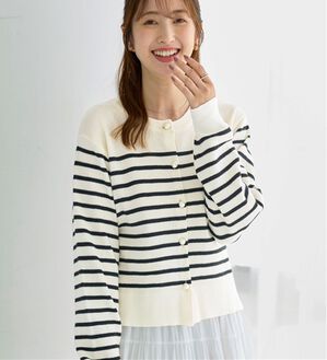 alotta（アロッタ）の「＜選べる２丈＞洗える！パール調ボタンゆるニットカーディガン（ニットカーディガン）」｜ボーダー ショート丈
