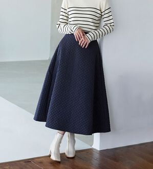 Pierrot（ピエロ）の「キルティングフレアスカート（ロングスカート）」｜ネイビー