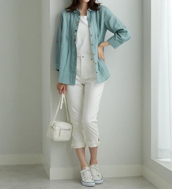 BELLUNA（ベルーナ）の「【綿100％素材】ダブルガーゼ素材丸衿多ボタンブラウス（ブラウス）」｜詳細画像