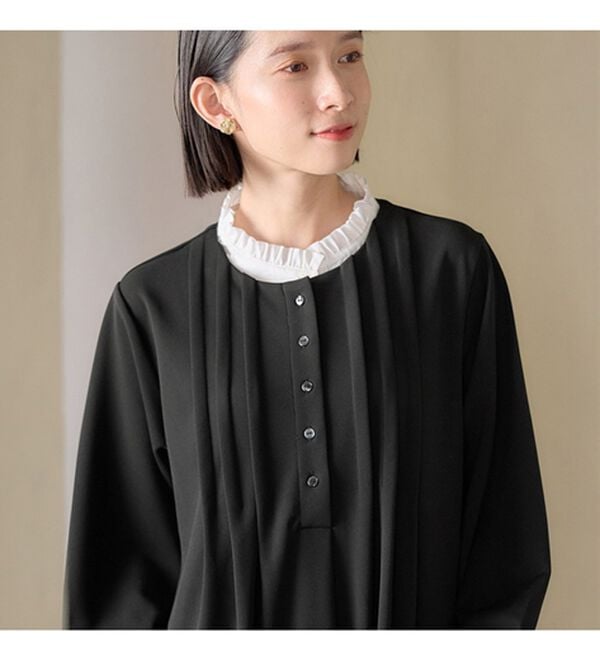 Viola e Viola（ヴィオラ エ ヴィオラ）の「【３つの機能付】衿２WAY仕様ピンタックワンピース（その他ワンピース）」｜詳細画像