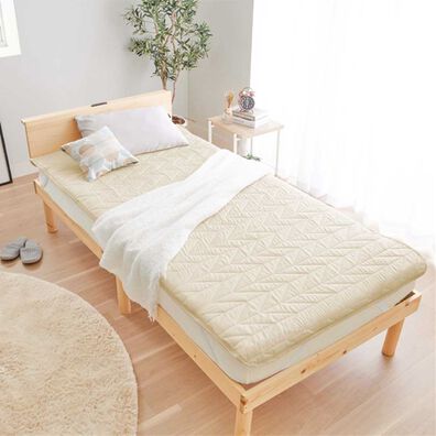 iellio（イエリオ）の「さらさら防水敷パッド＜抗菌防臭・中わた入り・洗える＞（敷パッド）」