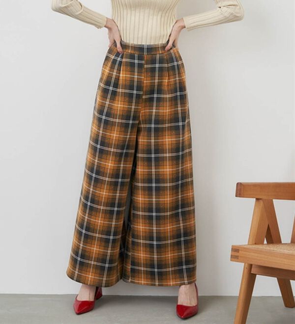 RANAN（ラナン）の「柔らかあったか！裏起毛ロングフレアガウチョパンツ（フルレングスパンツ）」｜ブラウンチェック