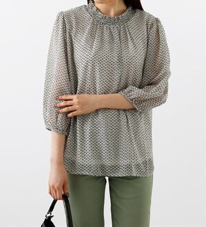 BELLUNA（ベルーナ）の「シフォンプリントシャーリング使いブラウス（ブラウス）」｜幾何柄