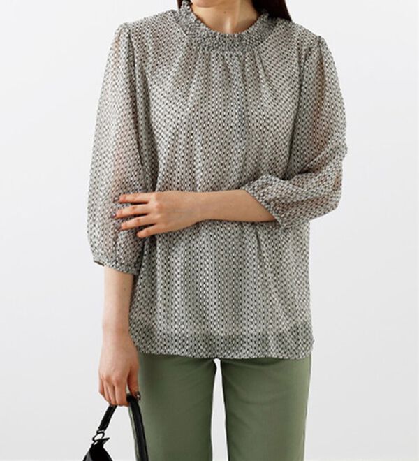 BELLUNA（ベルーナ）の「シフォンプリントシャーリング使いブラウス（ブラウス）」｜幾何柄