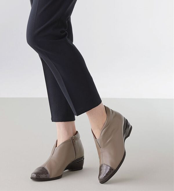 ルフラン（ルフラン）の「外反母趾対応　５Ｅ型押しコンビ　美脚ブーティ（ブーツ）」｜詳細画像