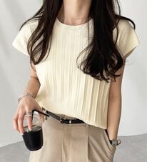 GeeRA（ジーラ）の「プリーツ編フレンチスリーブリブトップス（ニット・セーター）」