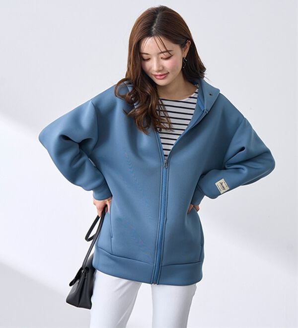 BELLUNA（ベルーナ）の「肩が疲れにくい！マシュマロ感覚ジップフーディー（ブルゾン）」｜詳細画像