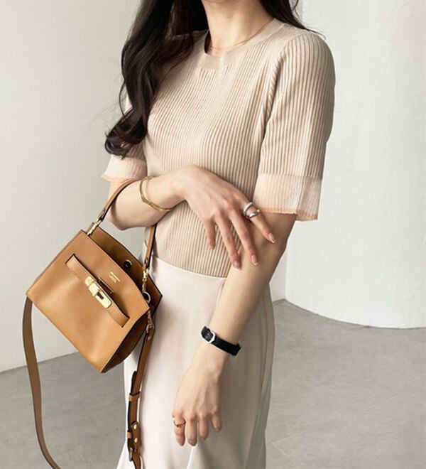 GeeRA（ジーラ）の「『ドラマ着用商品』 袖口シアーリブニット（ニット・セーター）」｜詳細画像