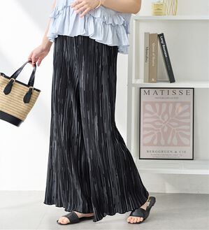 Viola e Viola（ヴィオラ エ ヴィオラ）の「着心地楽ちん！さらっと軽やかプリーツパンツ（フルレングスパンツ）」｜モノトーンストライプ