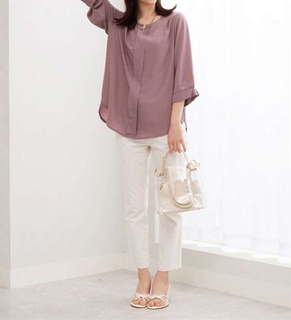 BELLUNA（ベルーナ）の「ひんやり機能付！袖タックキーネックブラウス（ブラウス）」｜詳細画像