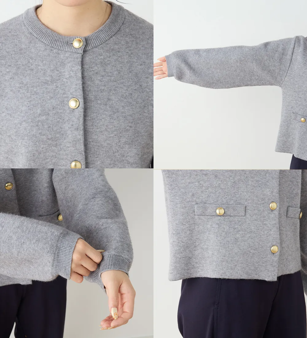 【4つの機能付き】洗える！ゴールド調ボタンニットカーディガン
